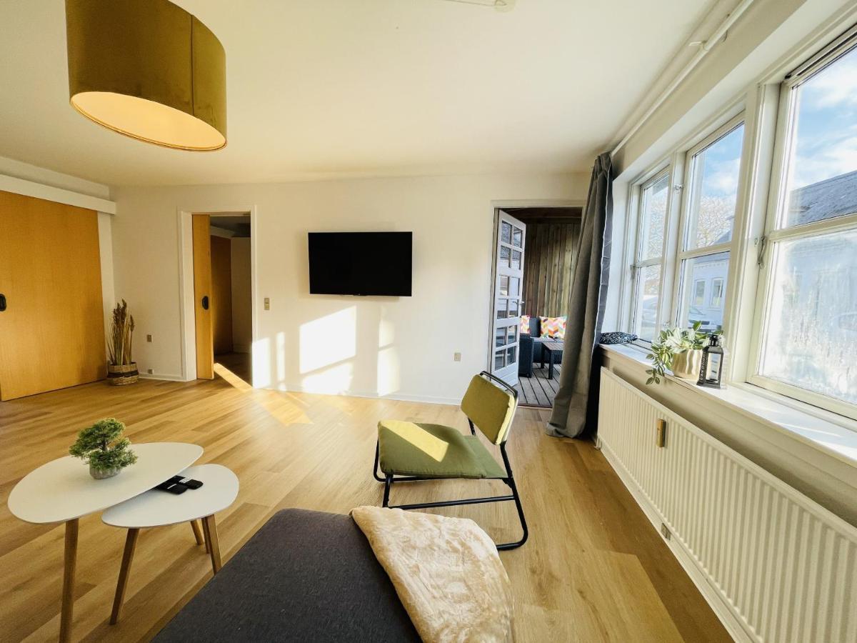Aday - Central Terrace Apartment In Hjørring Zewnętrze zdjęcie