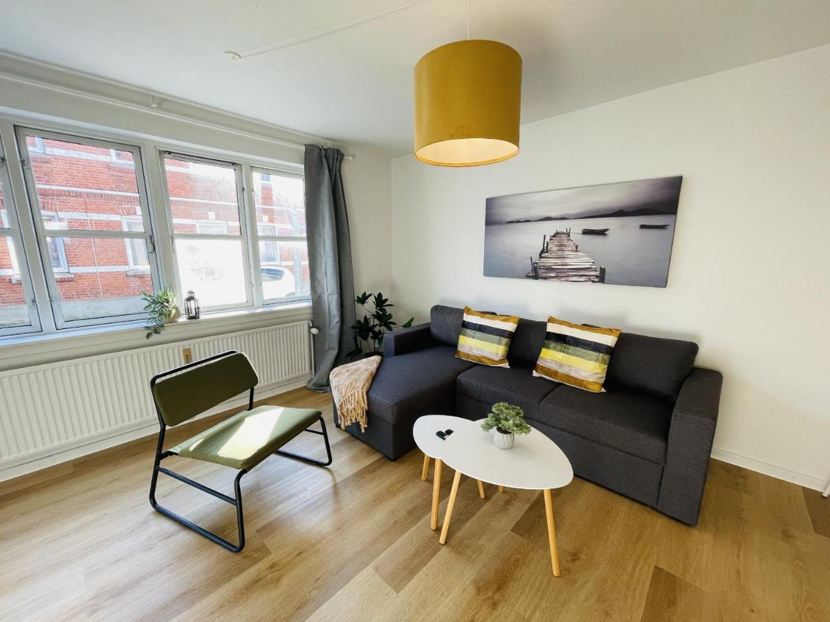 Aday - Central Terrace Apartment In Hjørring Zewnętrze zdjęcie