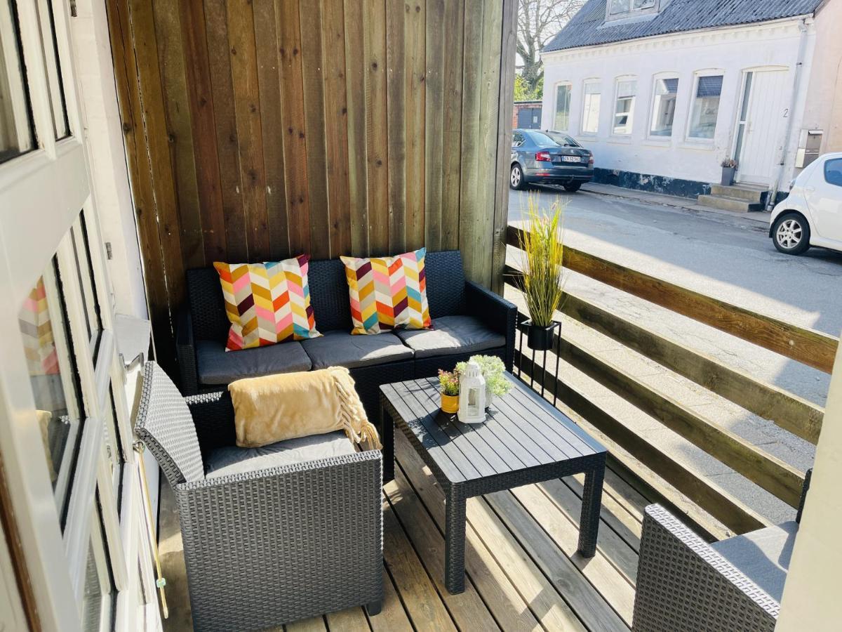 Aday - Central Terrace Apartment In Hjørring Zewnętrze zdjęcie