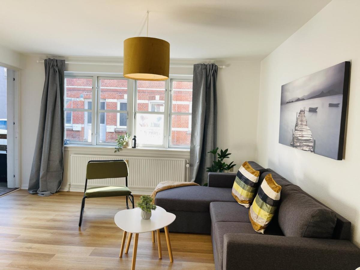 Aday - Central Terrace Apartment In Hjørring Zewnętrze zdjęcie